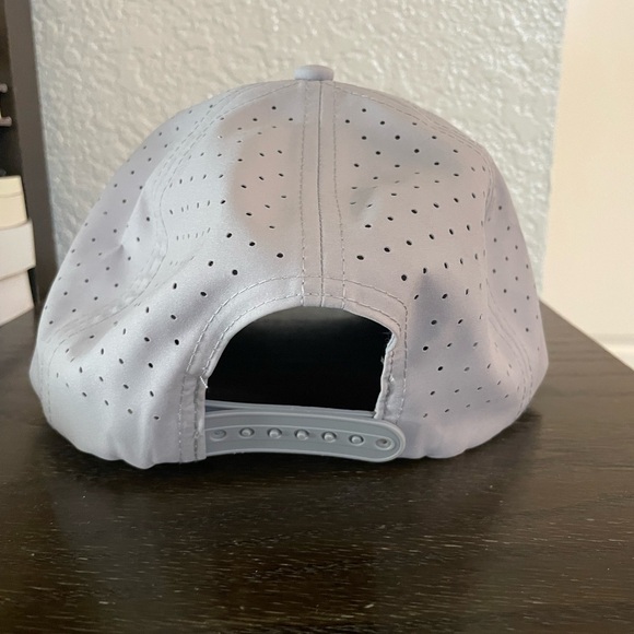 Mesh Performance Cap - Picture 7 of 9